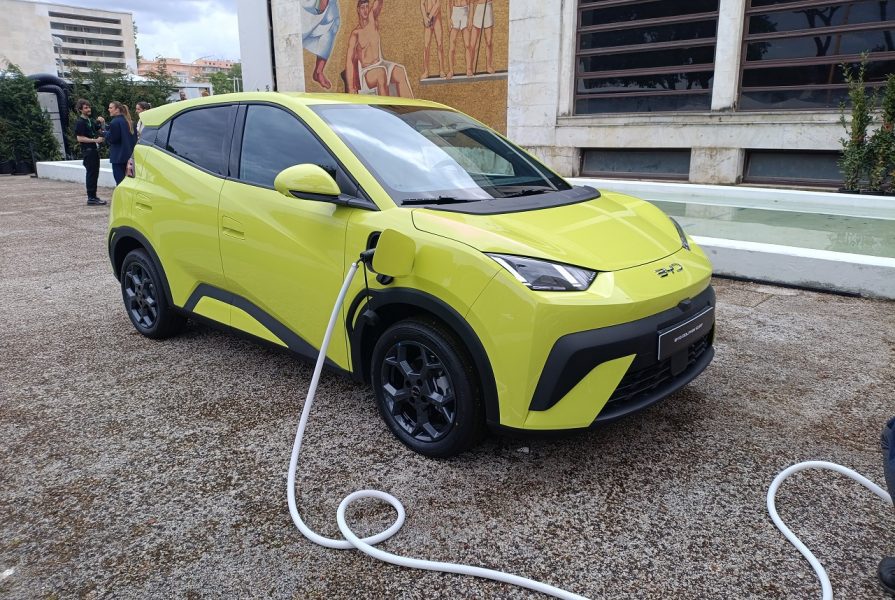 היכונו לביאת המיני החשמלית: BYD דולפין SURF