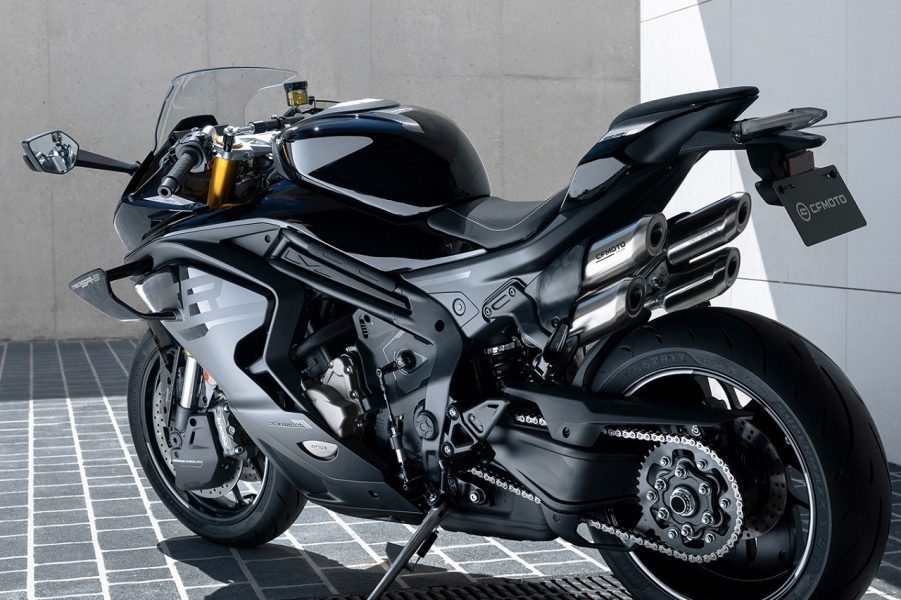 נכנסת לבריכה של הגדולים: CFMoto משיקה את האופנוע הסיני הראשון עם ארבעה צילינדרים