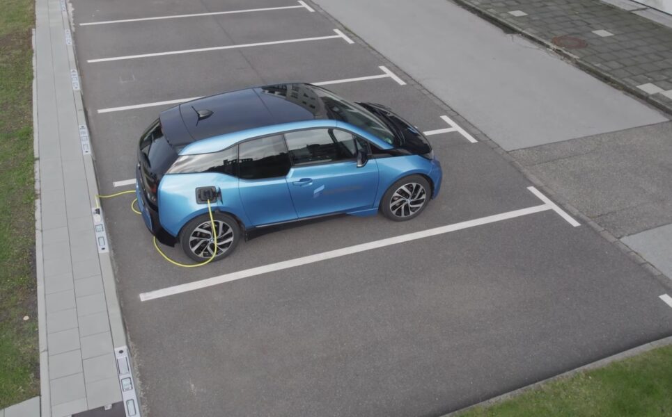 הפתרון האולטימטיבי לטעינה ציבורית של רכב חשמלי